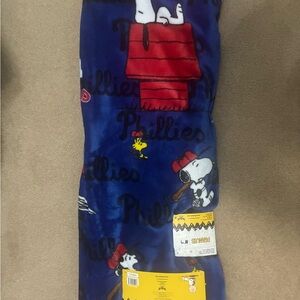 Philadelphia Phillies/Snoopy Super Soft Plush Throw